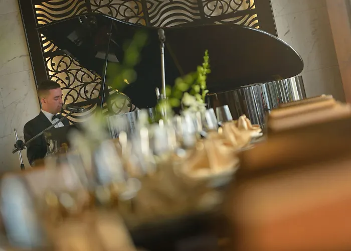 Paradise Hotel Hạ Long