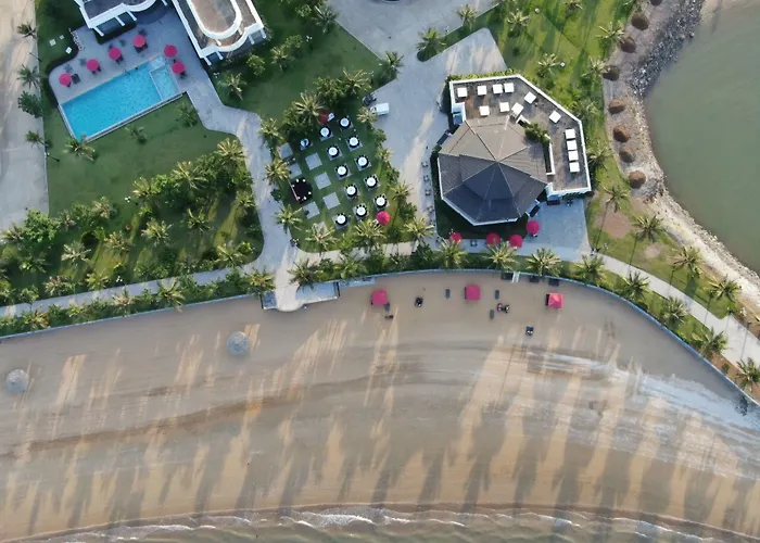 Paradise Hotel 4*
