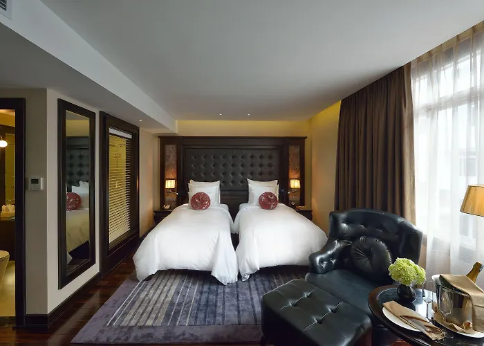Paradise Hotel 4*