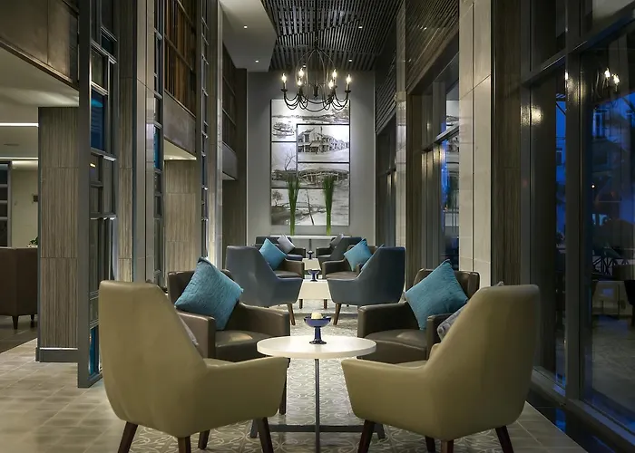 Paradise Hotel 4*